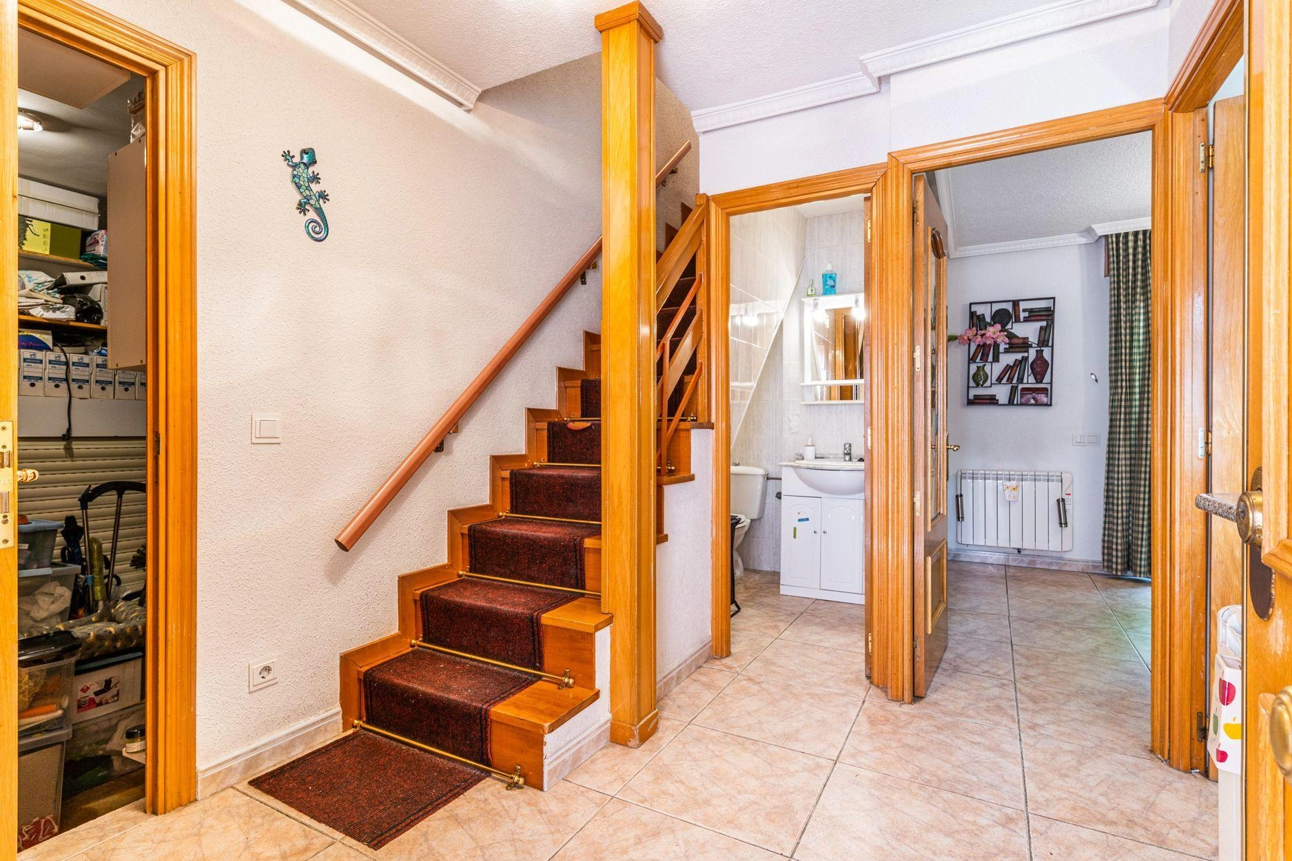 Chalet adosado de 4 dormitorios con jardín e impresionantes zonas comunes en la Urbanización El Guijo