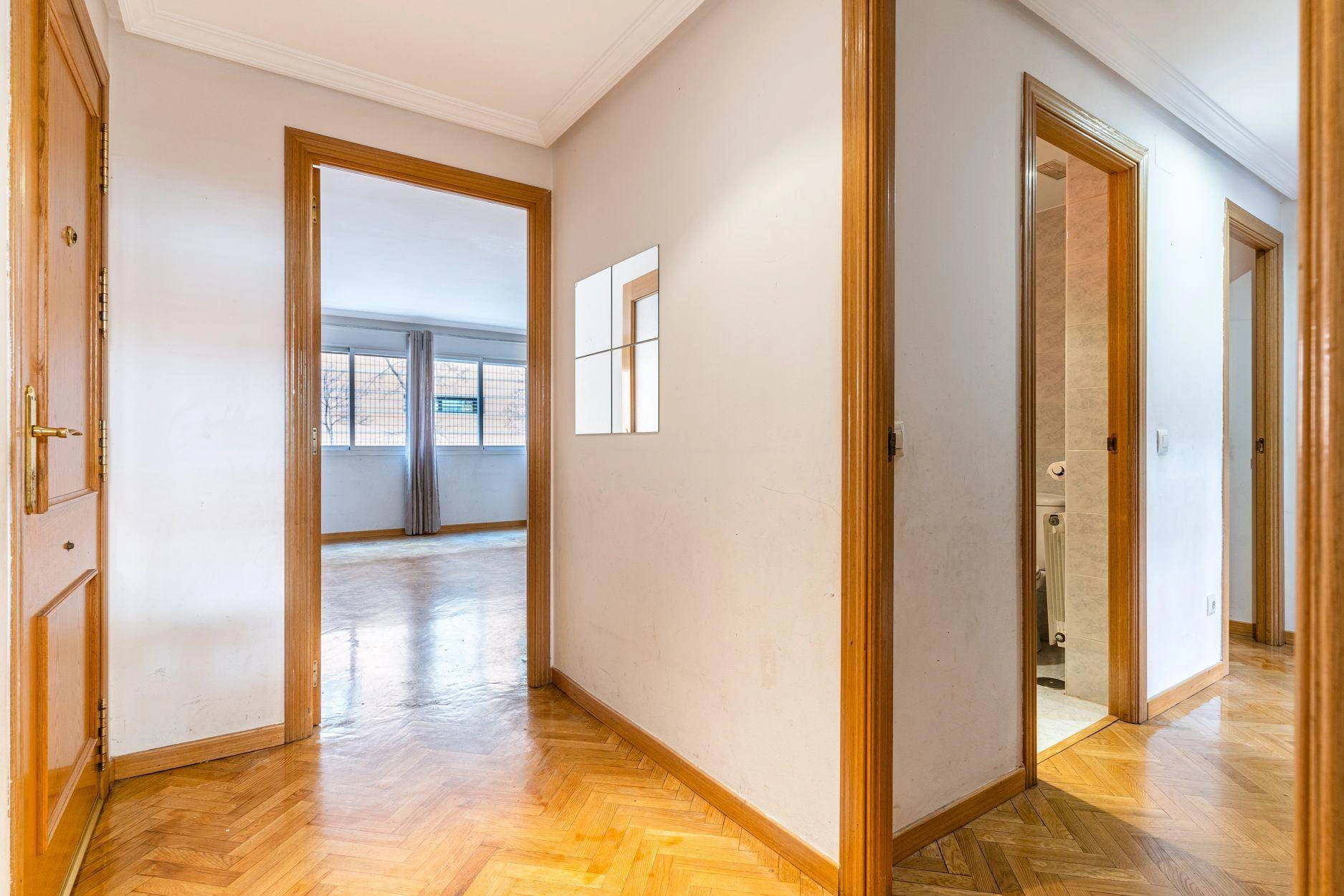 BAJO DE 3 DORMITORIOS CON PATIO PRIVATIVO DE 28M2, EN URBANIZACION CON PISCINA, PISTA DEPORTIVA Y ZONA DE JUEGOS INFANTILES