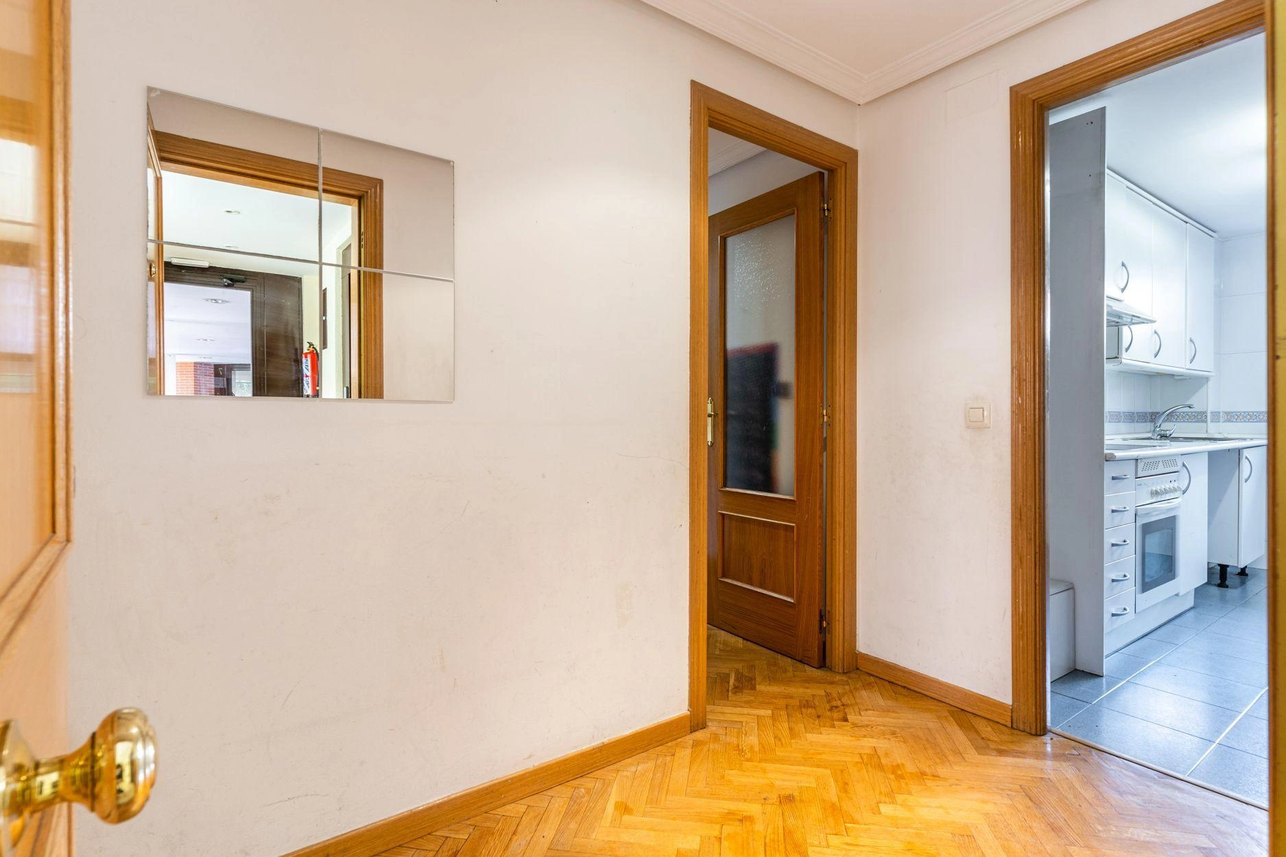 BAJO DE 3 DORMITORIOS CON PATIO PRIVATIVO DE 28M2, EN URBANIZACION CON PISCINA, PISTA DEPORTIVA Y ZONA DE JUEGOS INFANTILES