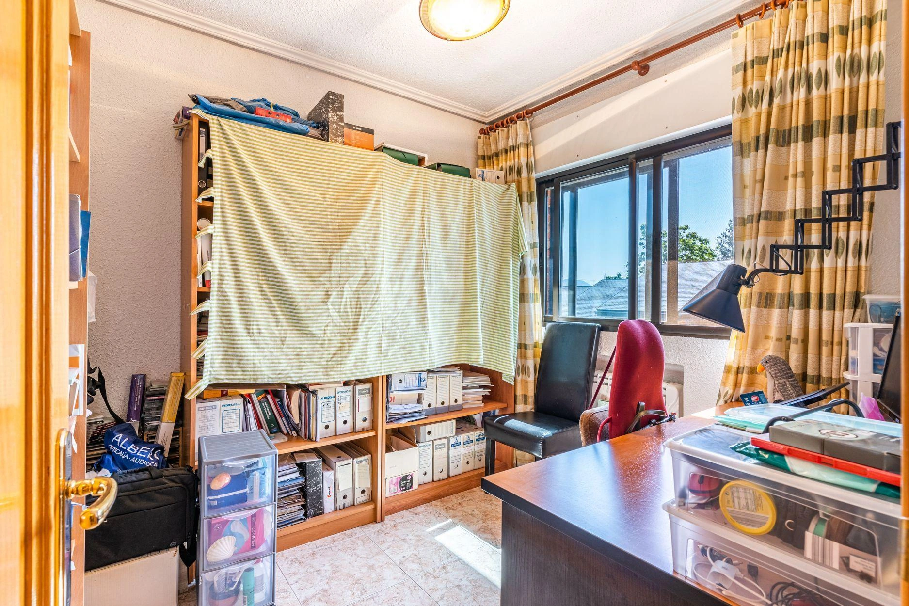 Chalet adosado de 4 dormitorios con jardín e impresionantes zonas comunes en la Urbanización El Guijo