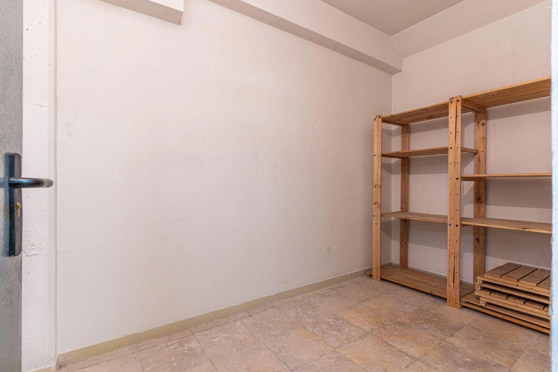 BAJO DE 3 DORMITORIOS CON PATIO PRIVATIVO DE 28M2, EN URBANIZACION CON PISCINA, PISTA DEPORTIVA Y ZONA DE JUEGOS INFANTILES