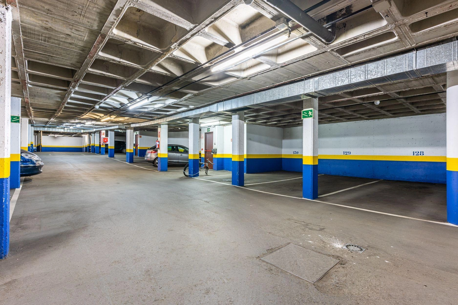 BAJO DE 3 DORMITORIOS CON PATIO PRIVATIVO DE 28M2, EN URBANIZACION CON PISCINA, PISTA DEPORTIVA Y ZONA DE JUEGOS INFANTILES
