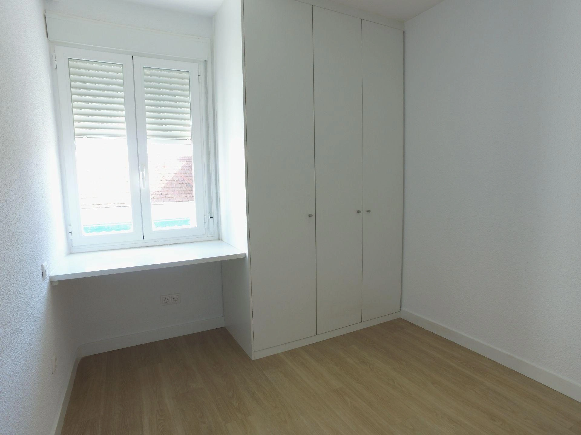 Edificio en venta en Puente de Vallecas-San Diego, Madrid
