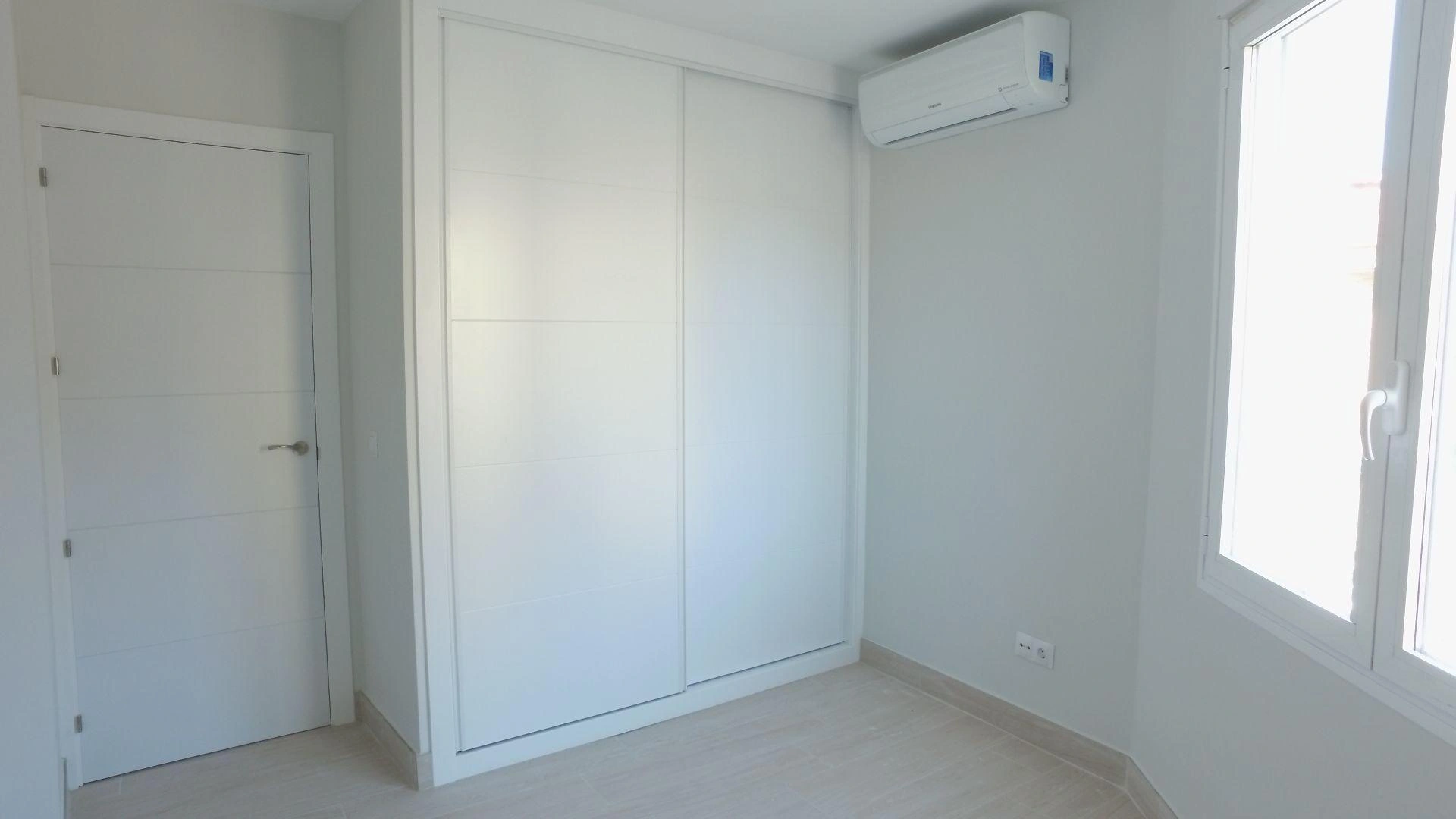 Edificio en venta en Puente de Vallecas-San Diego, Madrid