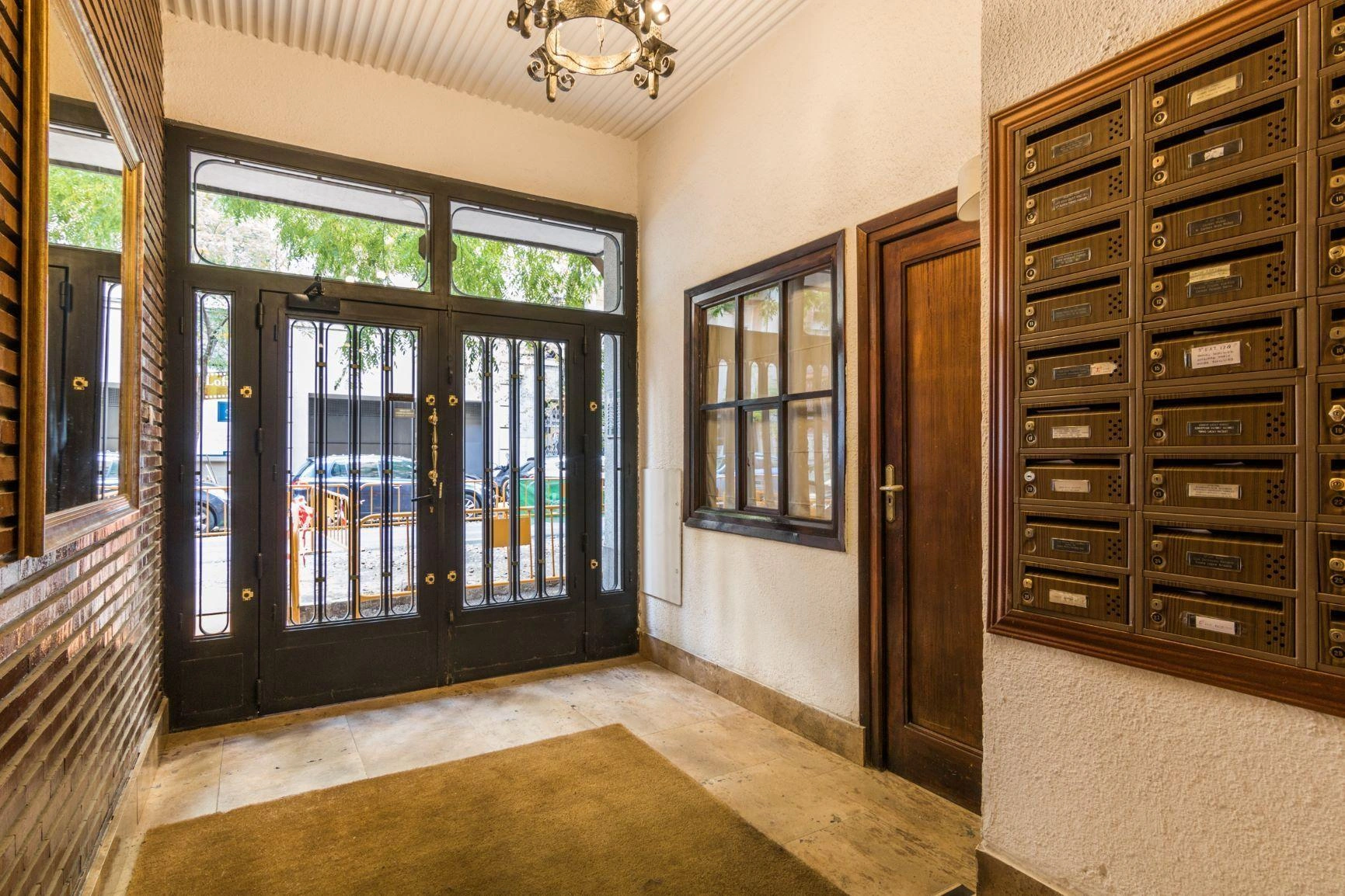 Bajo exterior, 4 dormitorios, 2 baños, trastero y garaje