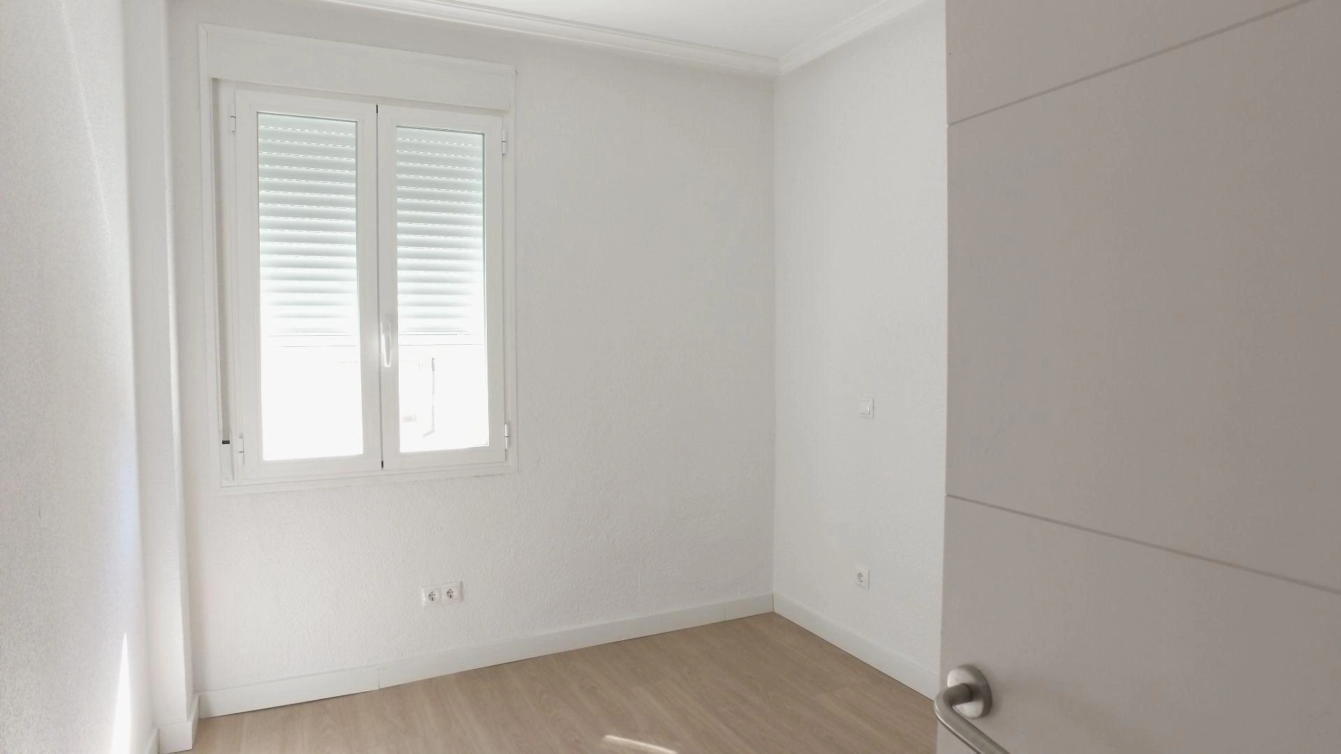 Edificio en venta en Puente de Vallecas-San Diego, Madrid