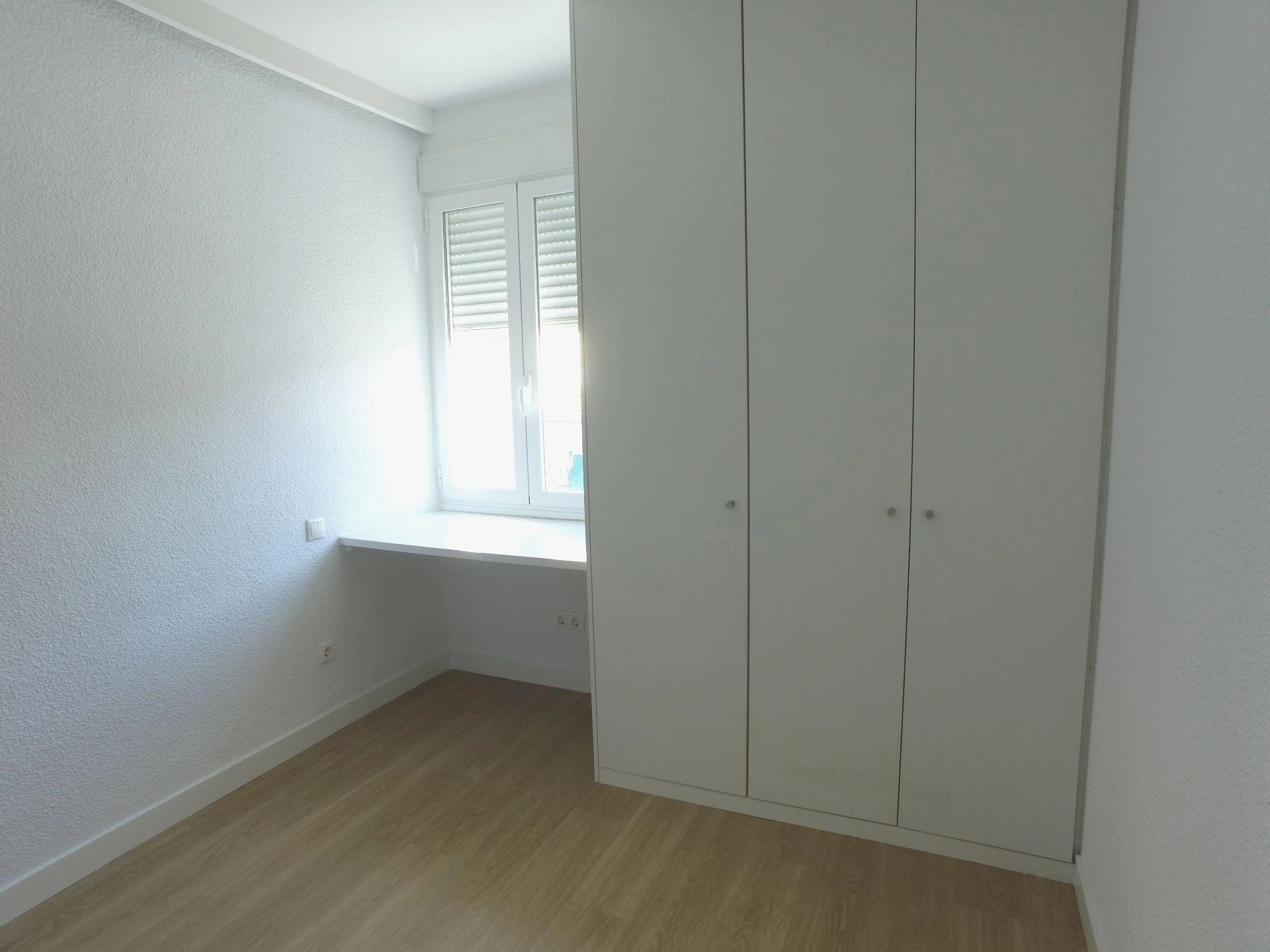Edificio en venta en Puente de Vallecas-San Diego, Madrid