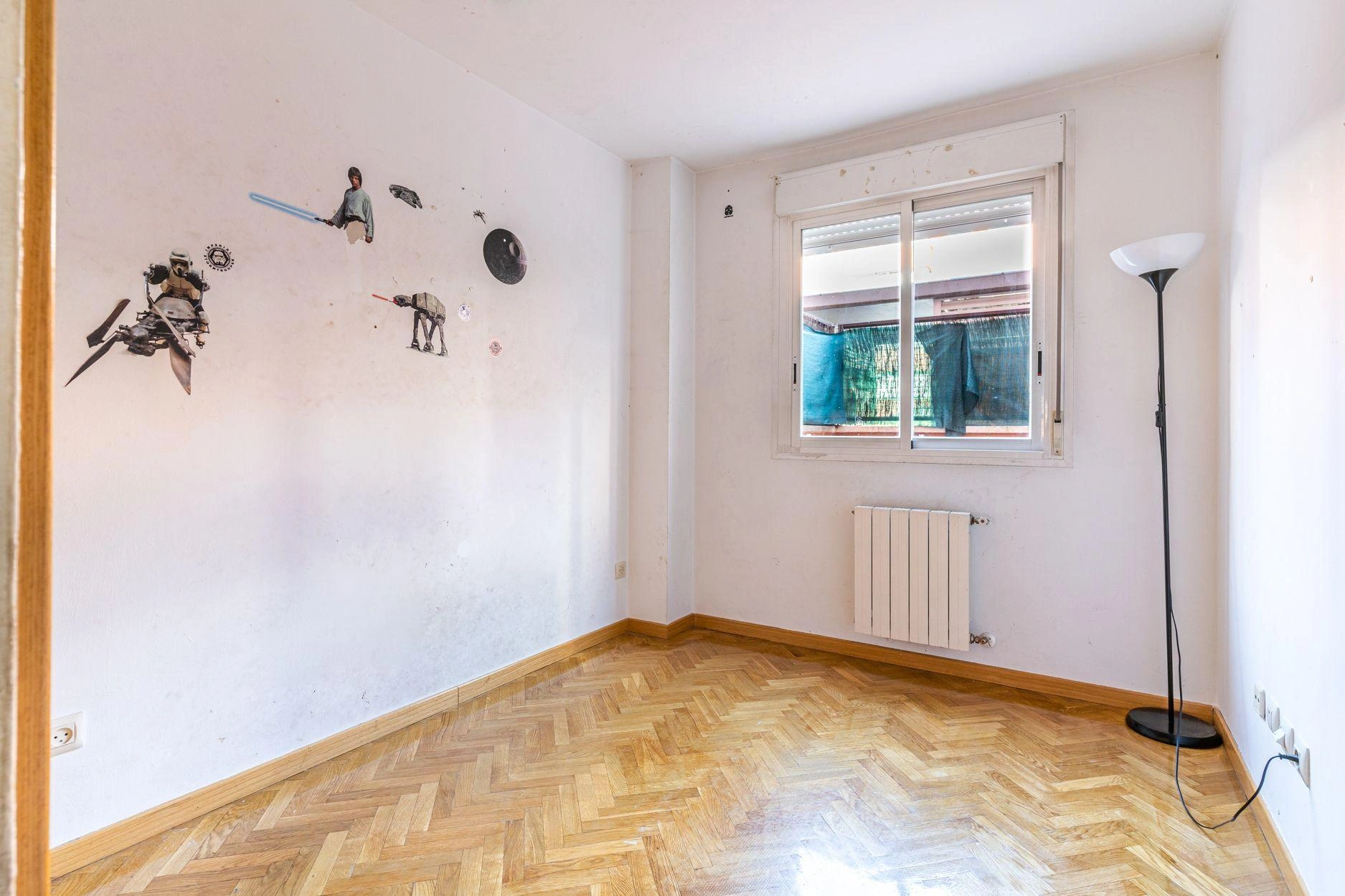 BAJO DE 3 DORMITORIOS CON PATIO PRIVATIVO DE 28M2, EN URBANIZACION CON PISCINA, PISTA DEPORTIVA Y ZONA DE JUEGOS INFANTILES