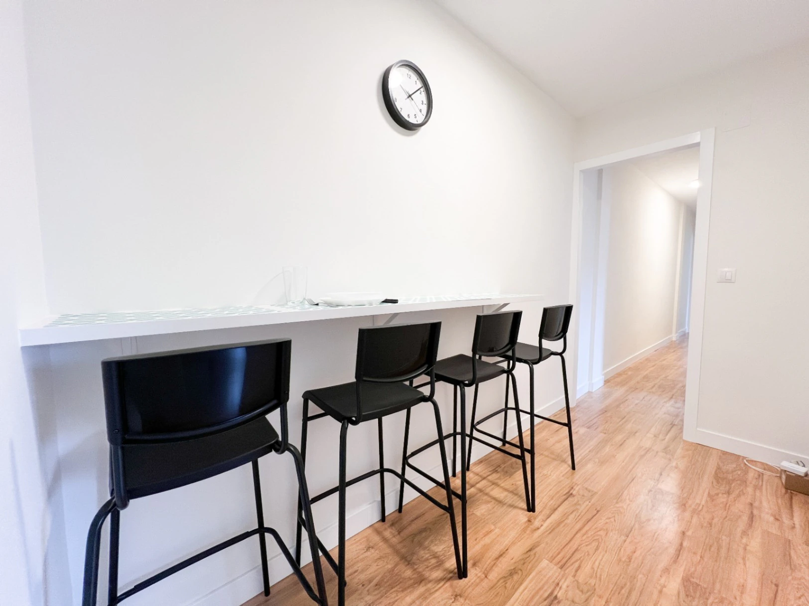 Habitación luminosa en piso reformado 2024 | Ciudad Lineal (Sambara) | Profesionales/Estudiantes