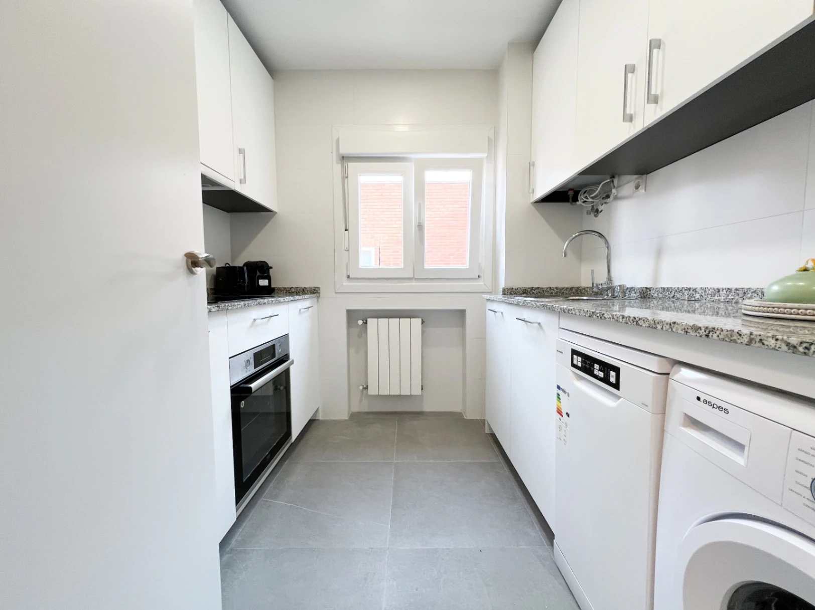 Habitación luminosa en piso reformado 2024 | Ciudad Lineal (Sambara) | Profesionales/Estudiantes