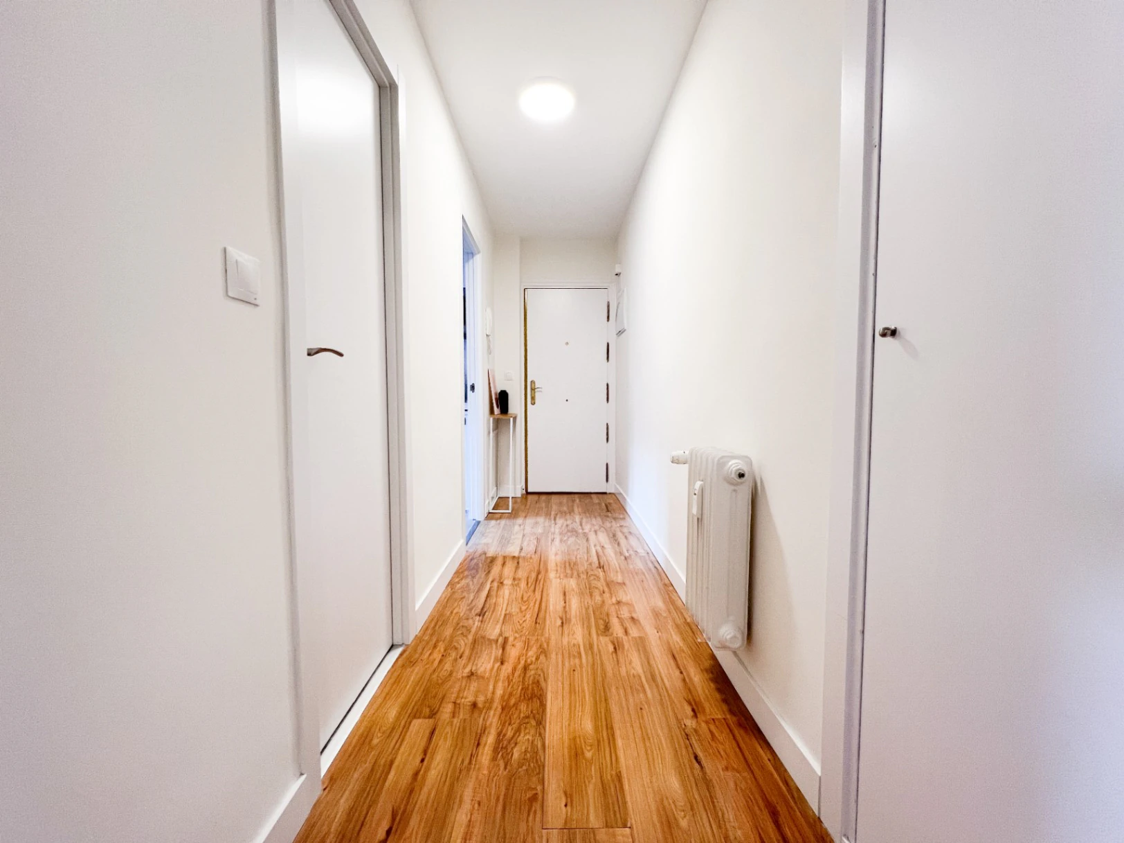 Habitación luminosa en piso reformado 2024 | Ciudad Lineal (Sambara) | Profesionales/Estudiantes
