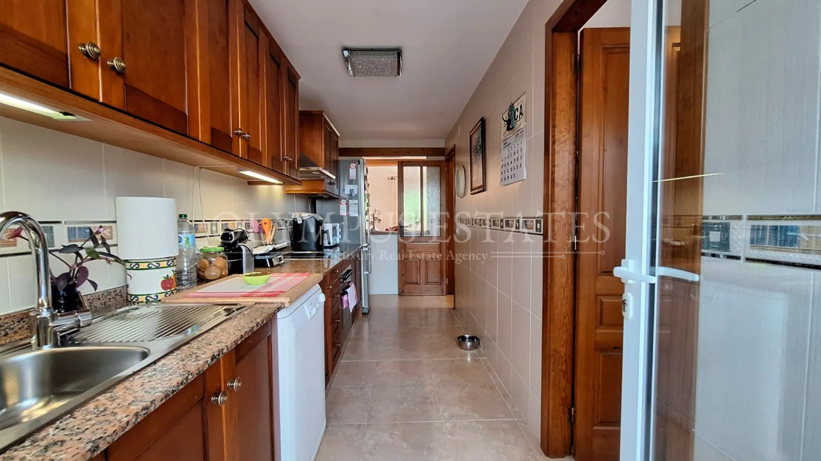 Soleada Casa en Vergel con Piscina Comunitaria