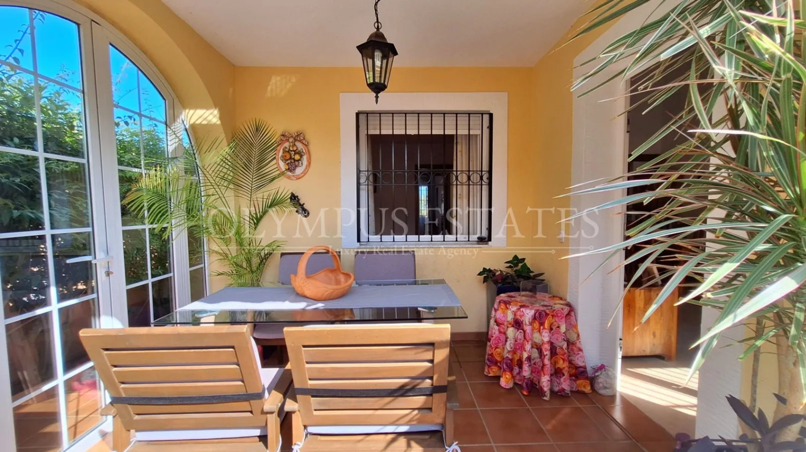 Soleada Casa en Vergel con Piscina Comunitaria