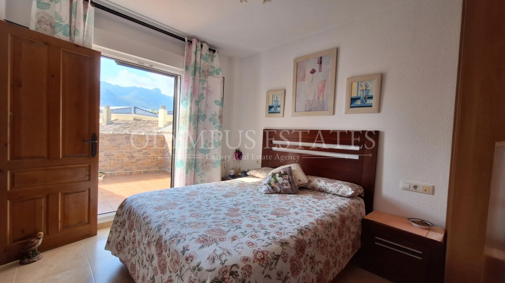 Soleada Casa en Vergel con Piscina Comunitaria