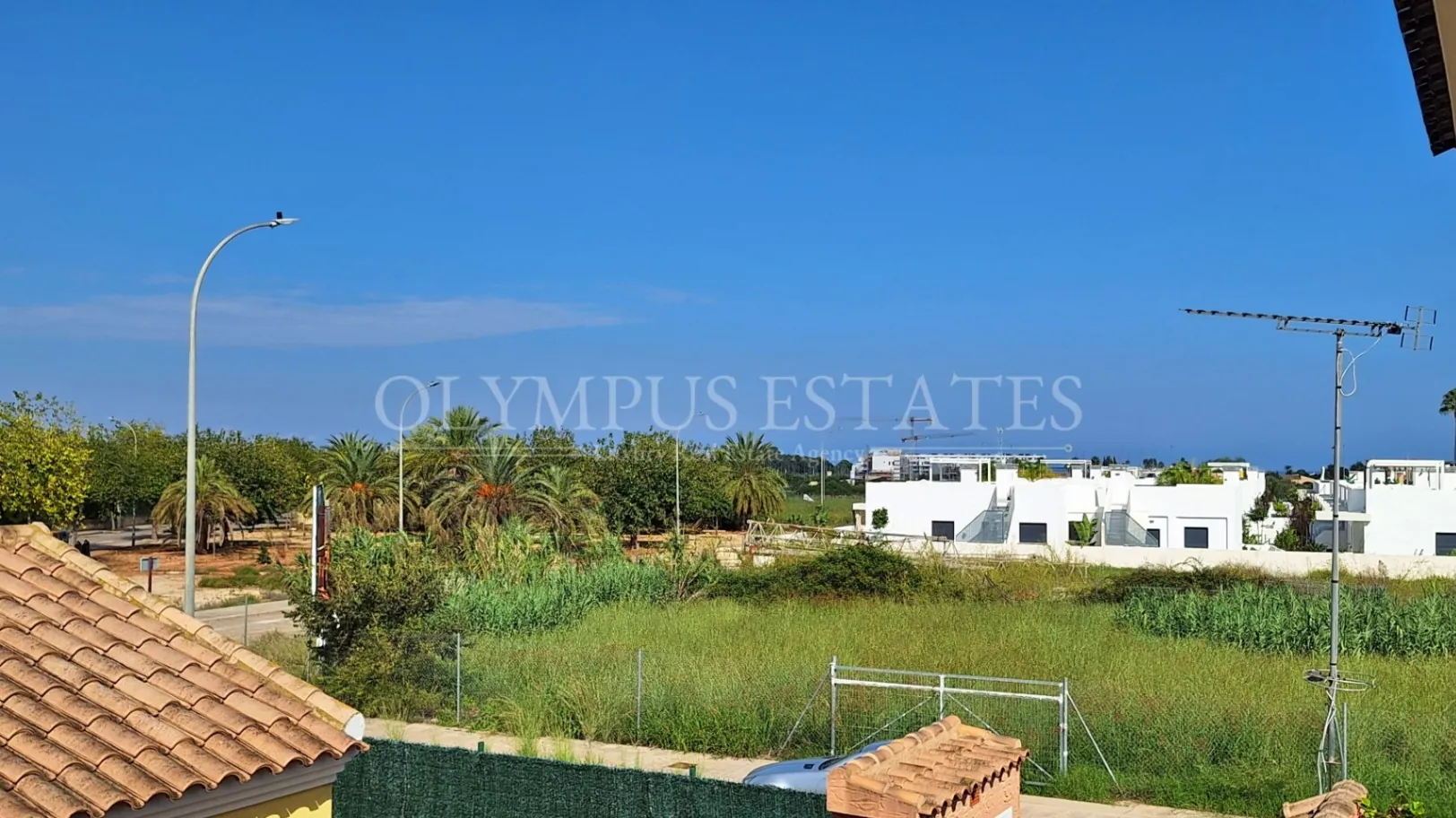 Soleada Casa en Vergel con Piscina Comunitaria