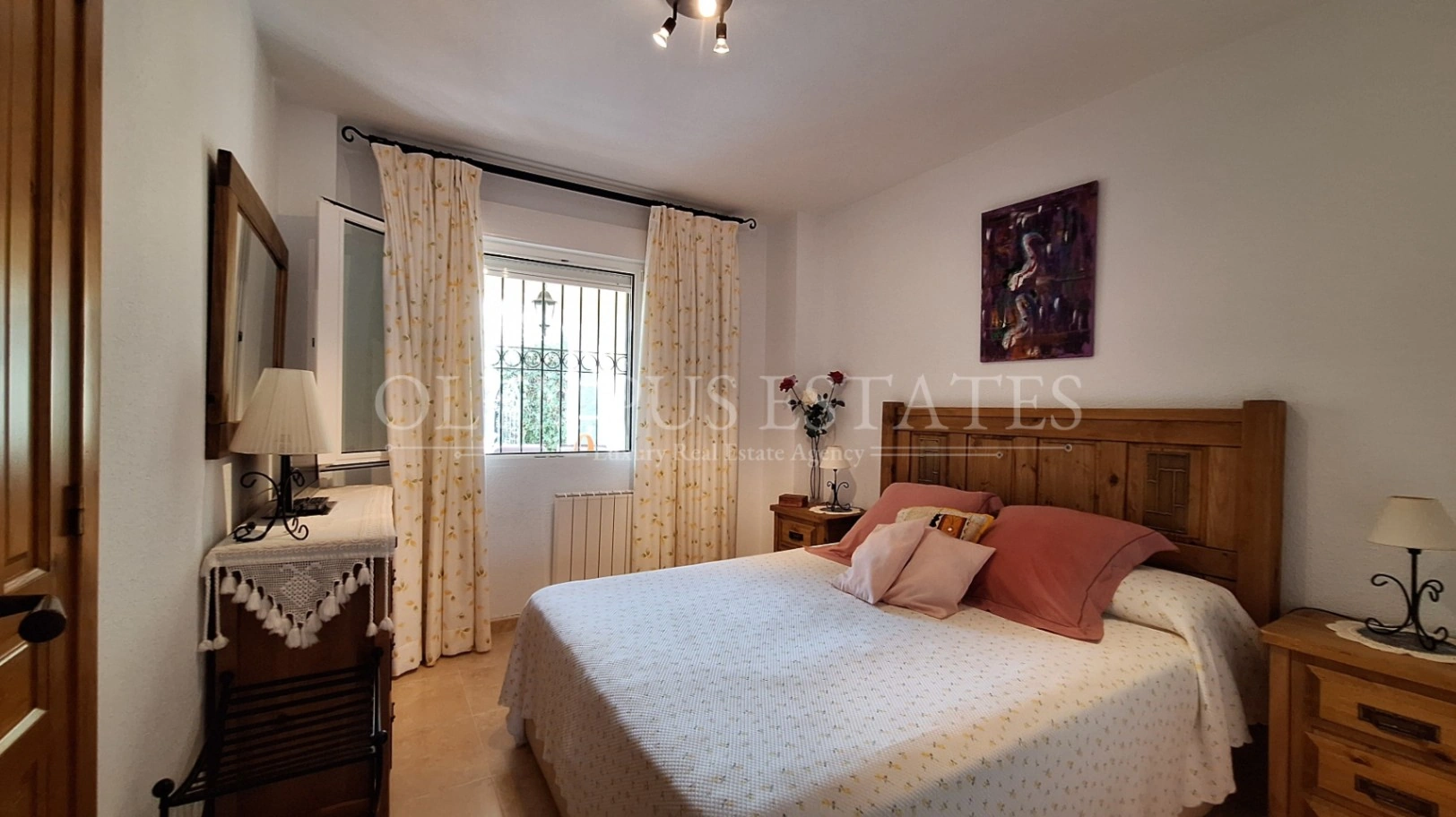 Soleada Casa en Vergel con Piscina Comunitaria