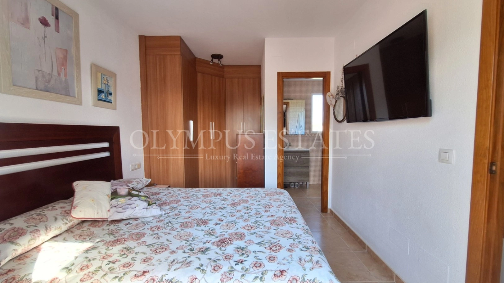 Soleada Casa en Vergel con Piscina Comunitaria