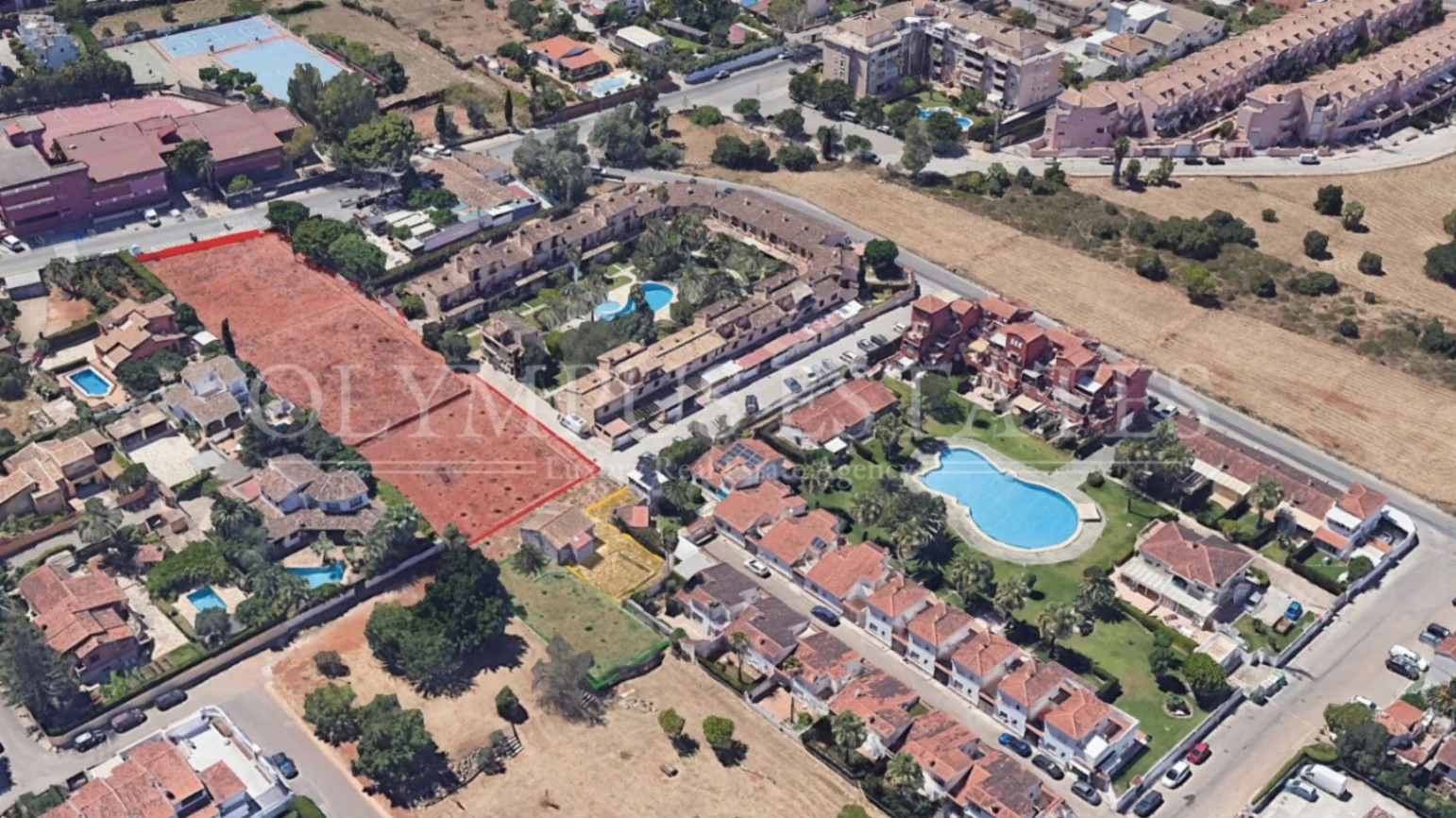 Terreno cerca del centro con 2.619m2 edificables y 4.366 m² efectivos.