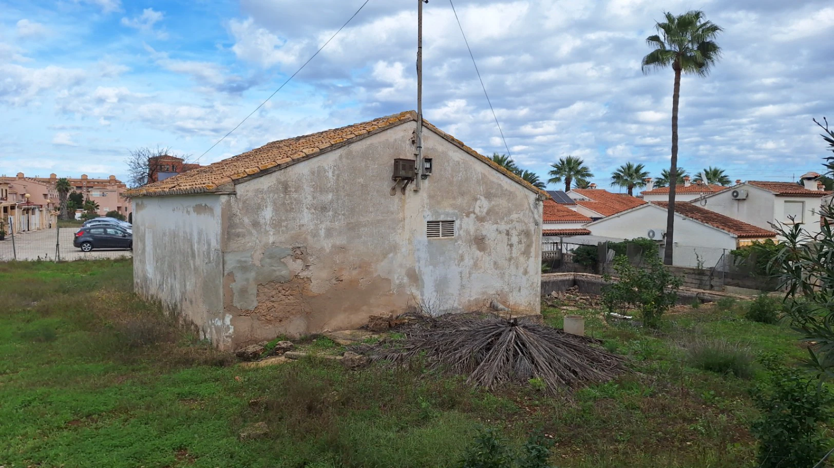 Terreno cerca del centro con 2.619m2 edificables y 4.366 m² efectivos.