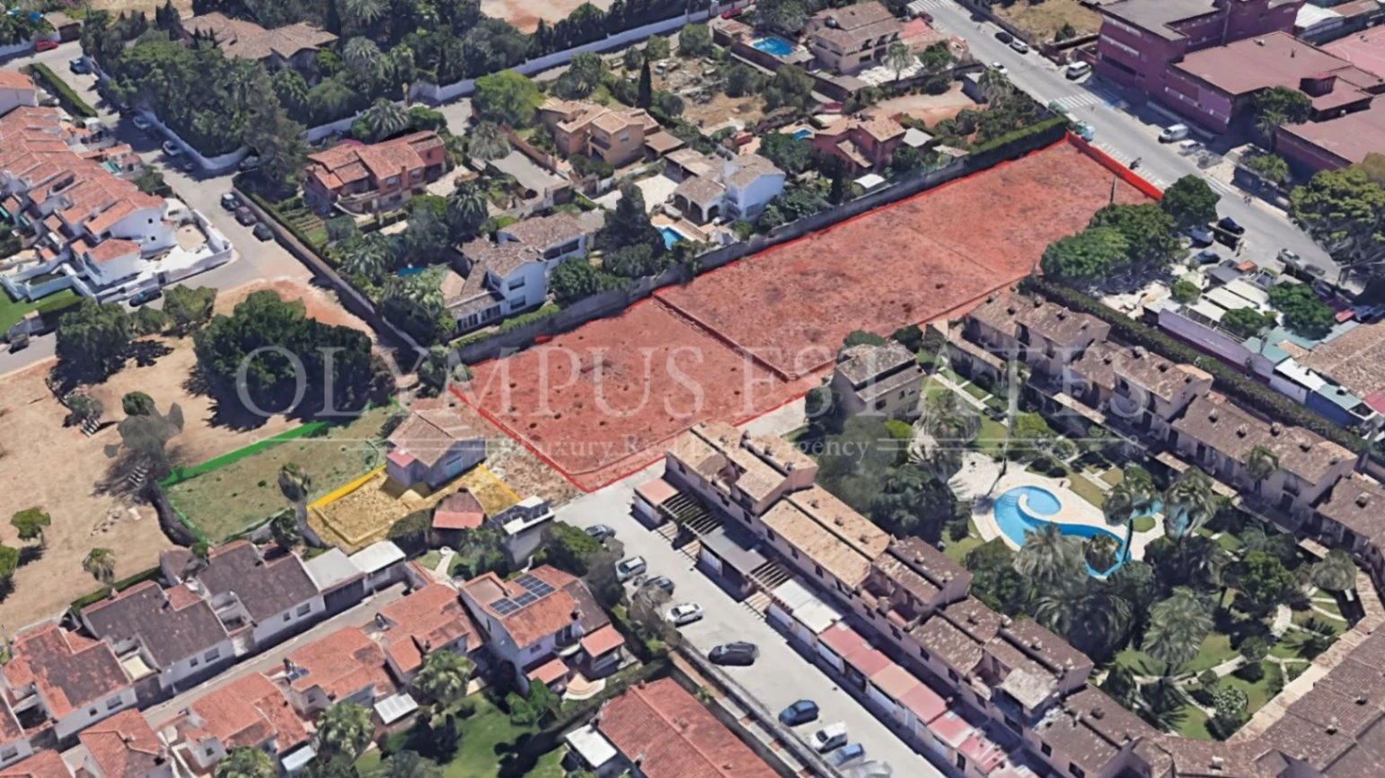 Terreno cerca del centro con 2.619m2 edificables y 4.366 m² efectivos.
