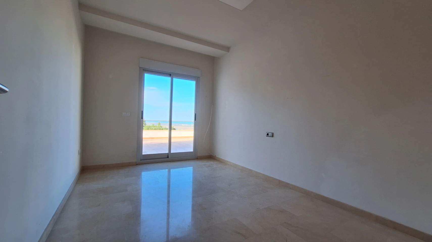 Apartamento a estrenar en venta de 3 habitaciones en Monte Pego, Alicante.