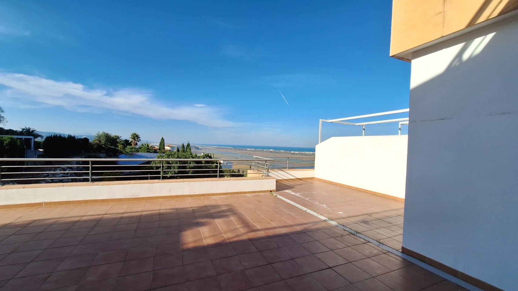 Apartamento a estrenar en venta de 3 habitaciones en Monte Pego, Alicante.