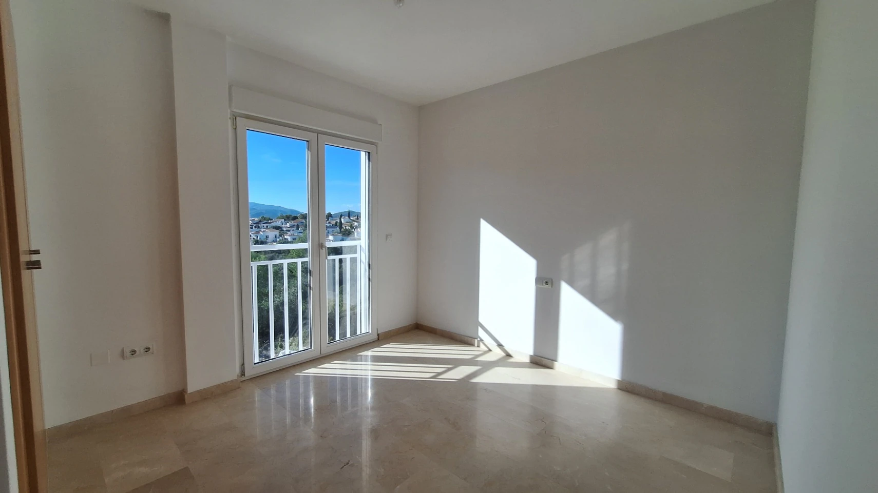 Apartamento Nuevo con Vistas al Mar