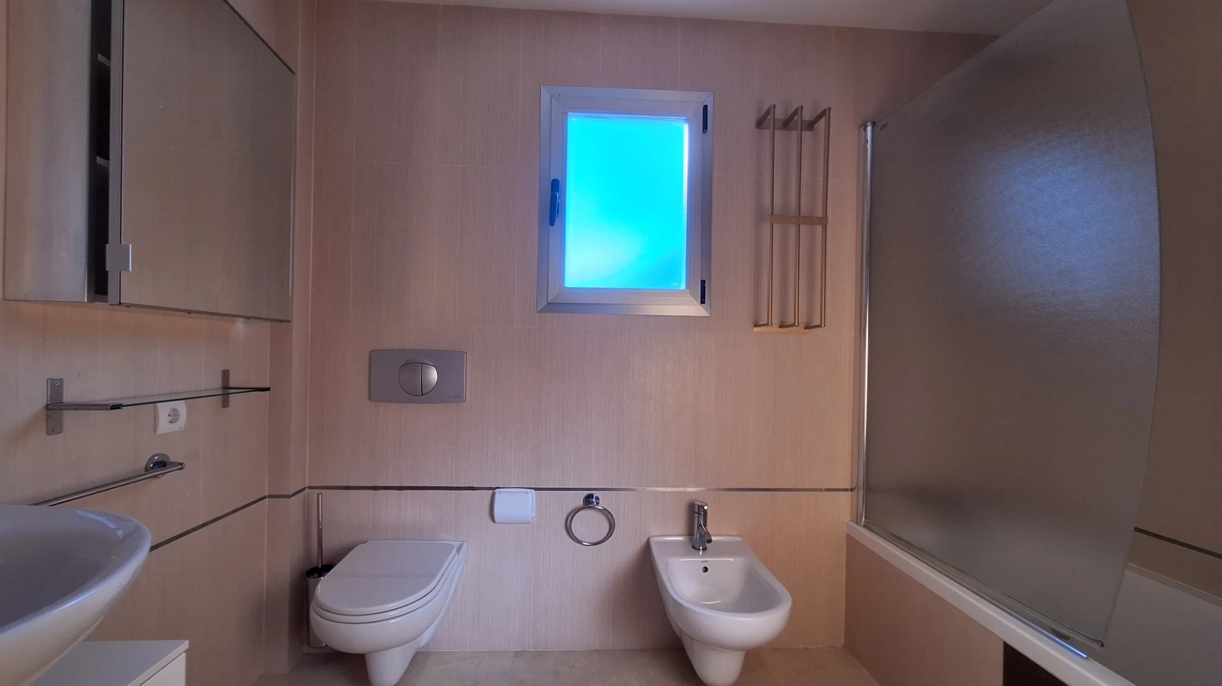 Apartamento a estrenar en venta de 3 habitaciones en Monte Pego, Alicante.
