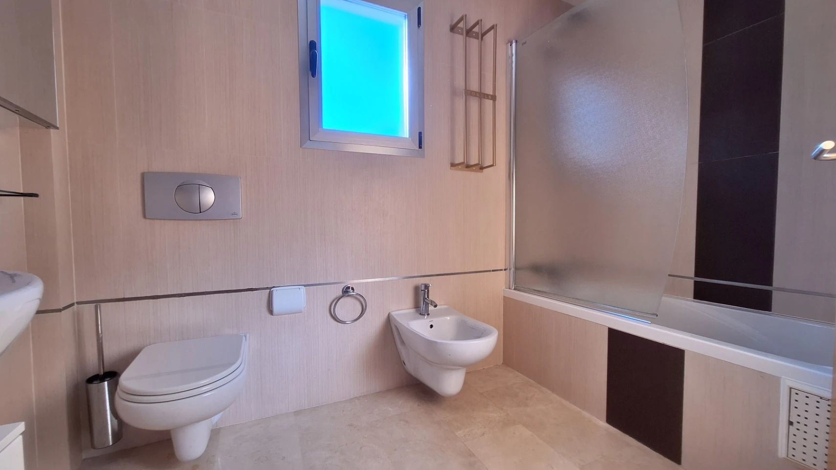 Apartamento a estrenar en venta de 3 habitaciones en Monte Pego, Alicante.