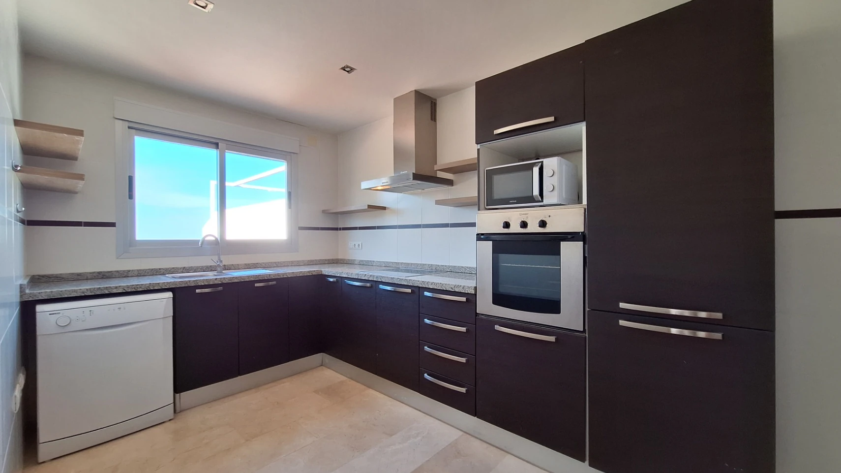 Apartamento a estrenar en venta de 3 habitaciones en Monte Pego, Alicante.