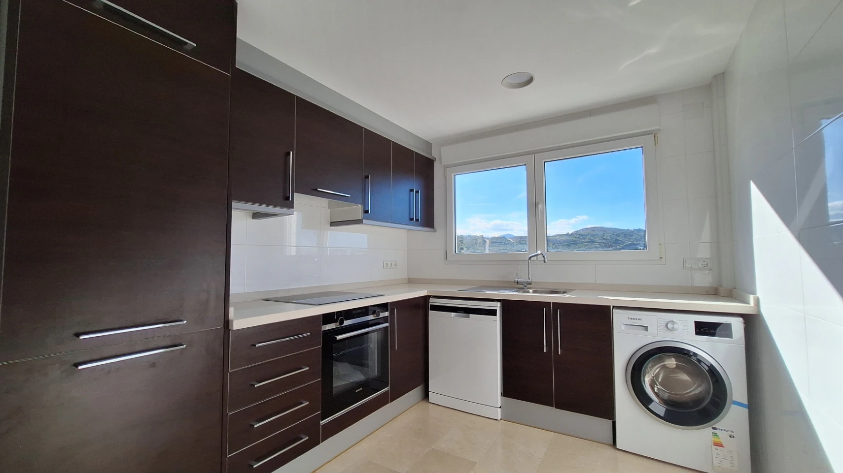 Apartamento Nuevo con Vistas al Mar