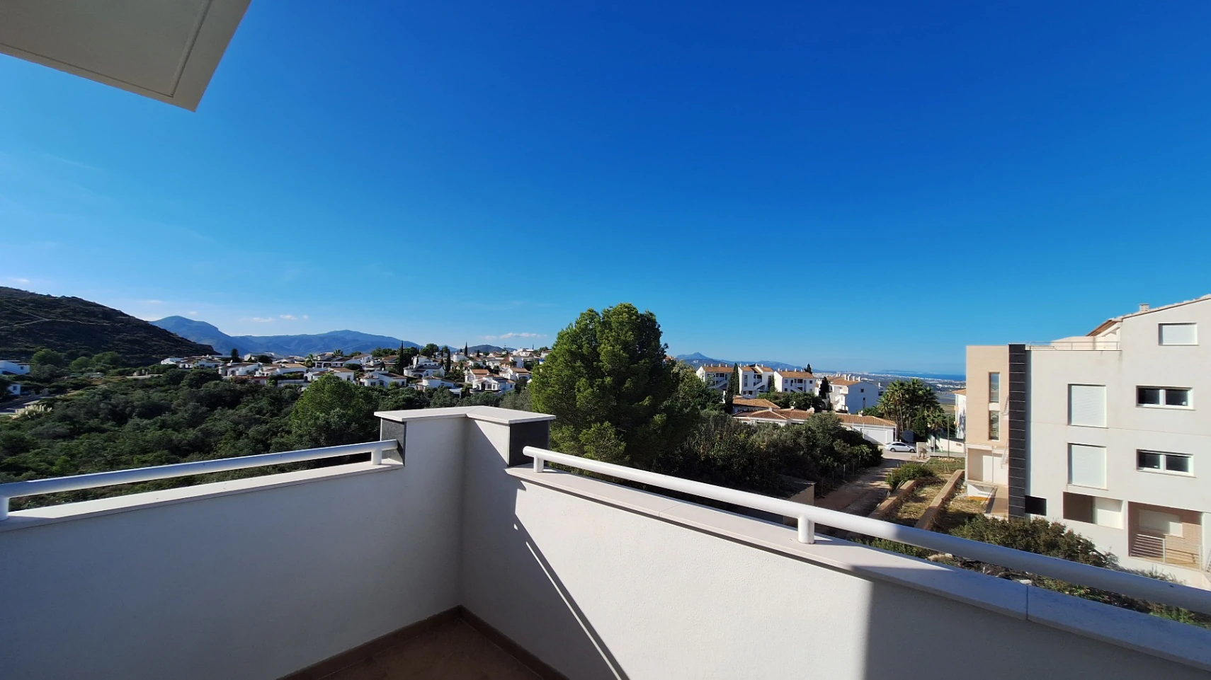 Apartamento Nuevo con Vistas al Mar