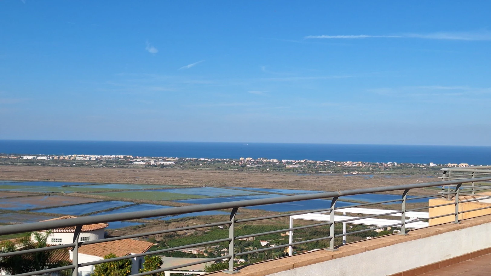 Apartamento a estrenar en venta de 3 habitaciones en Monte Pego, Alicante.