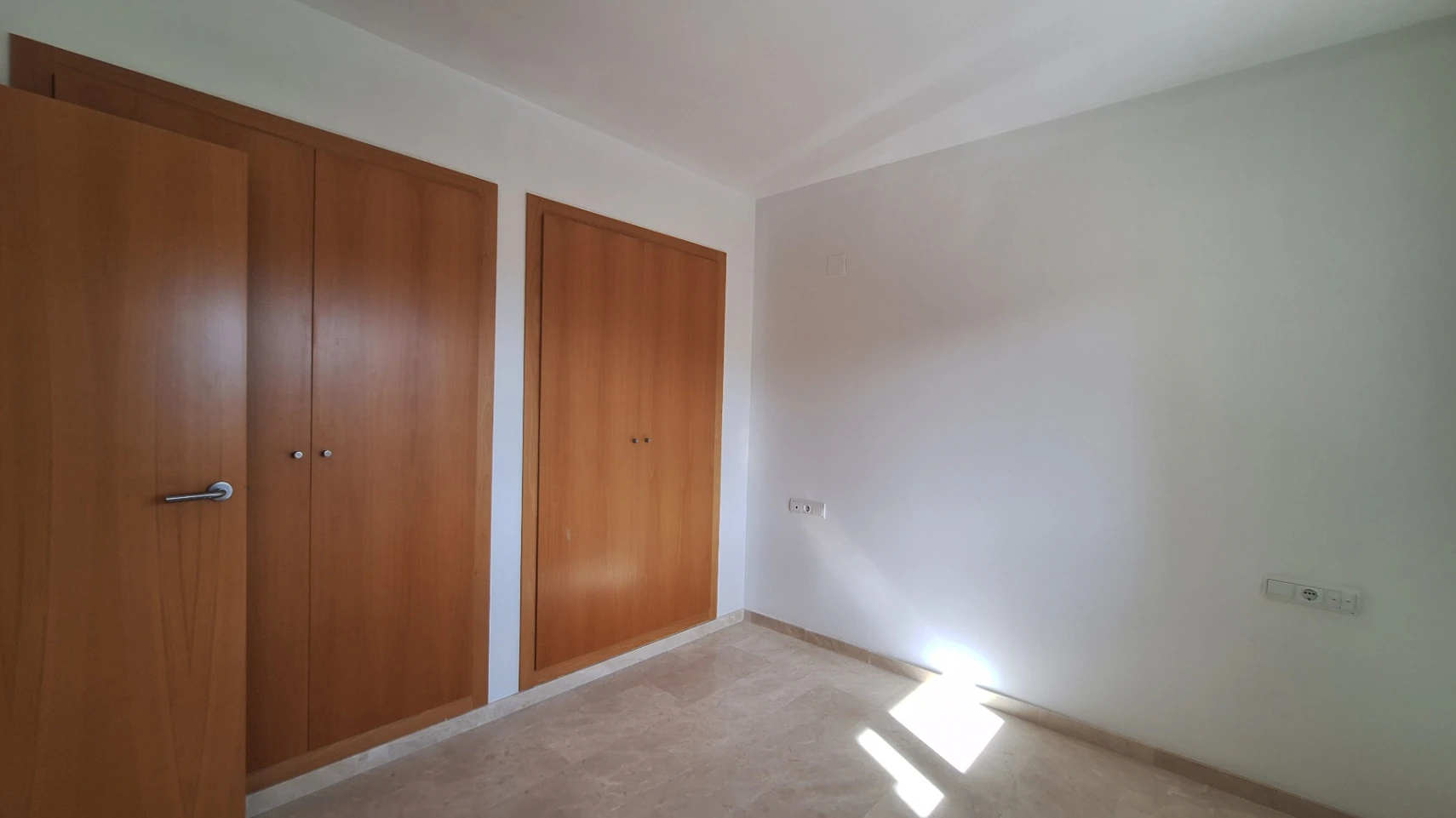 Atico duplex de obra nueva con vistas al mar y la montaña