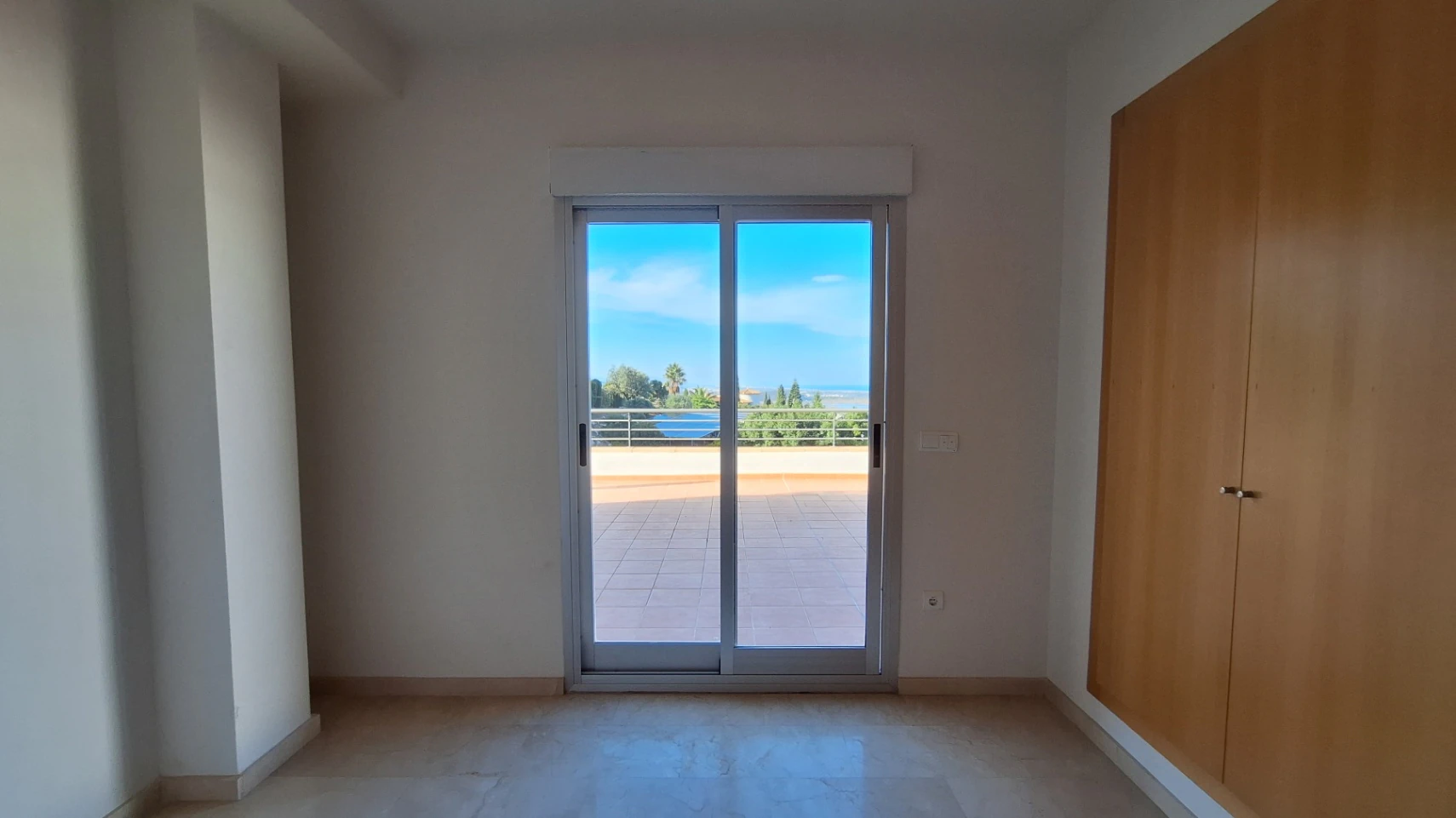 Apartamento a estrenar en venta de 3 habitaciones en Monte Pego, Alicante.