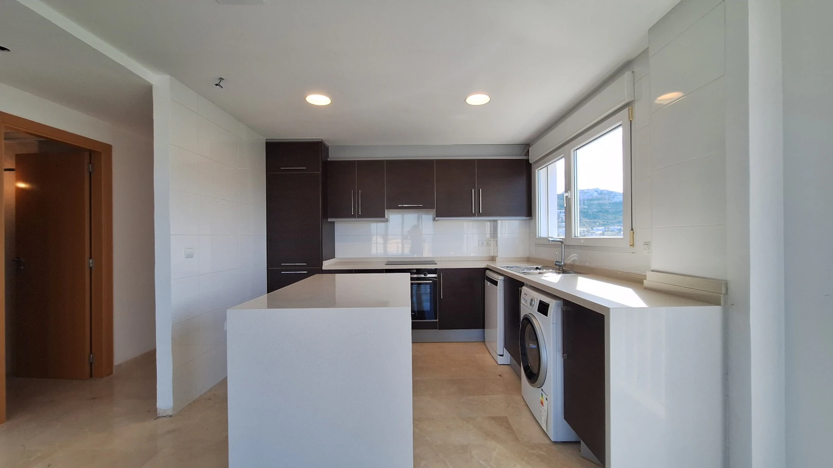 Atico duplex de obra nueva con vistas al mar y la montaña