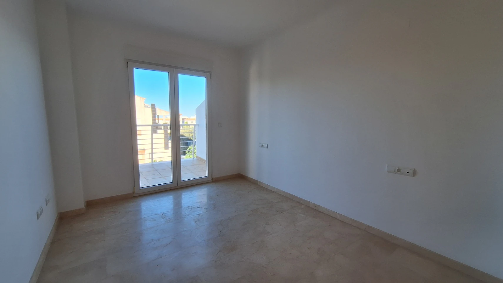 Apartamento Nuevo con Vistas al Mar