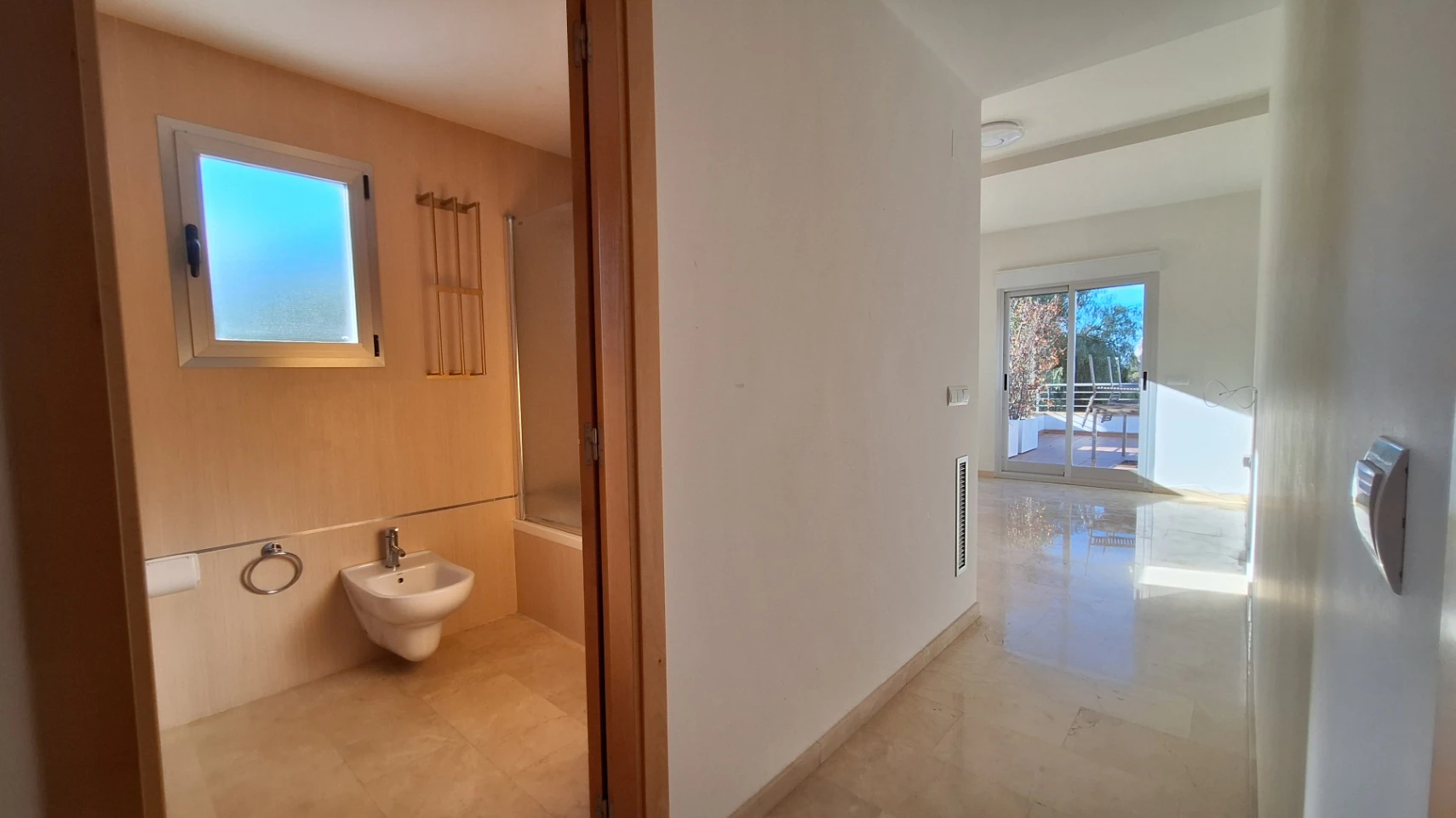 Apartamento a estrenar en venta de 3 habitaciones en Monte Pego, Alicante.