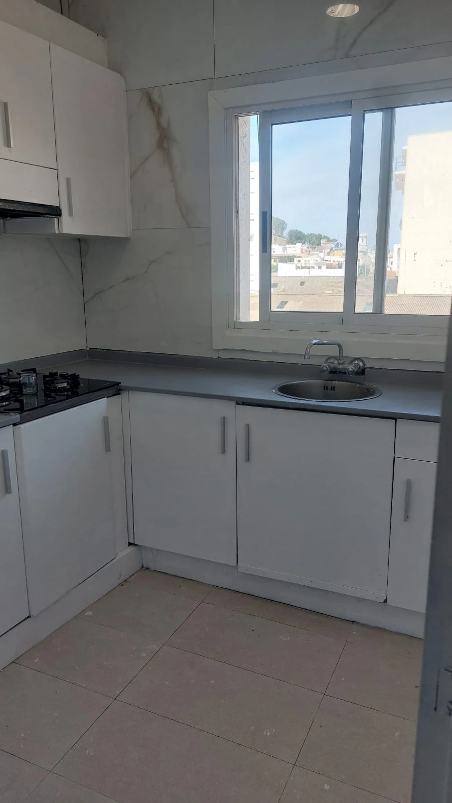 APARTAMENTO REFORMADO EN DENIA CON VISTAS AL MONTGO