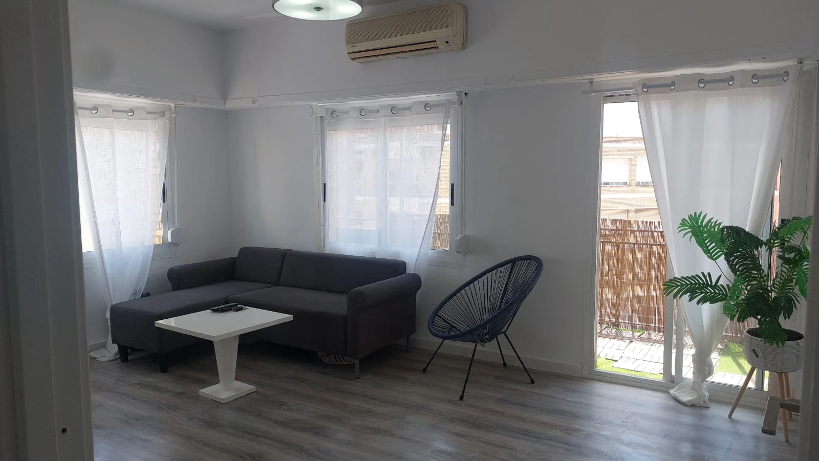 APARTAMENTO REFORMADO EN DENIA CON VISTAS AL MONTGO