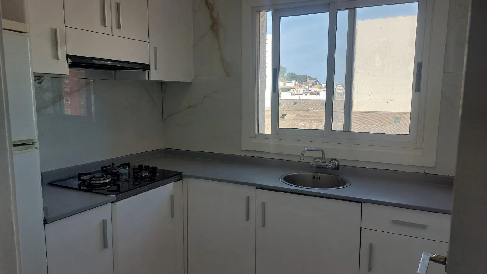 APARTAMENTO REFORMADO EN DENIA CON VISTAS AL MONTGO