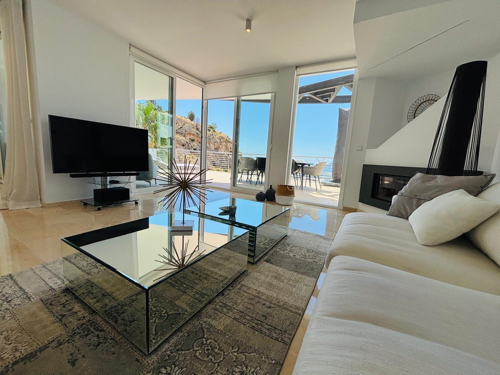 Luxe villa in Altea la Vella met onverbeterlijk uitzicht op de zee en de bergen.