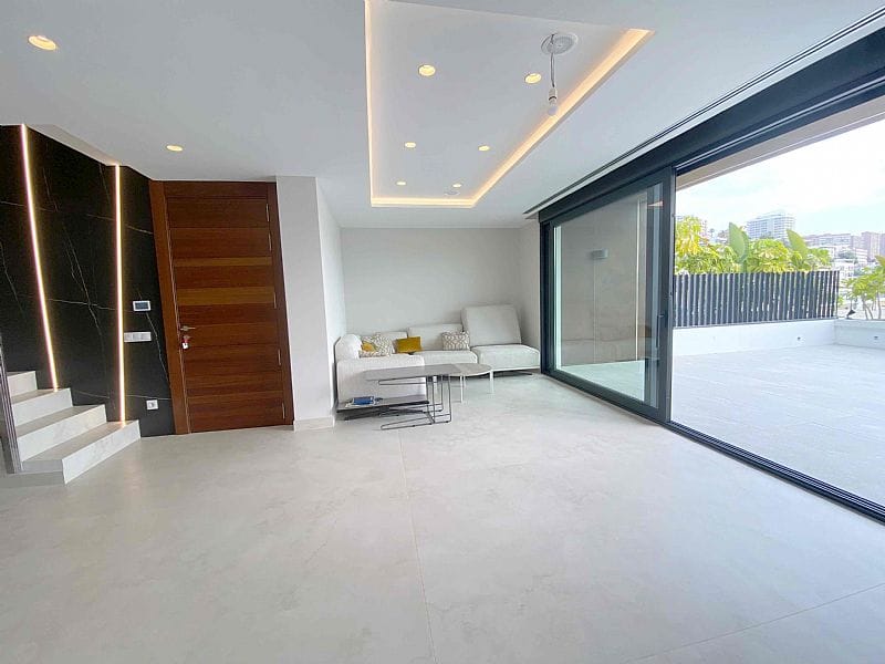 Benidorm: Luxe nieuwbouw duplex-appartement aan de 1ste lijn