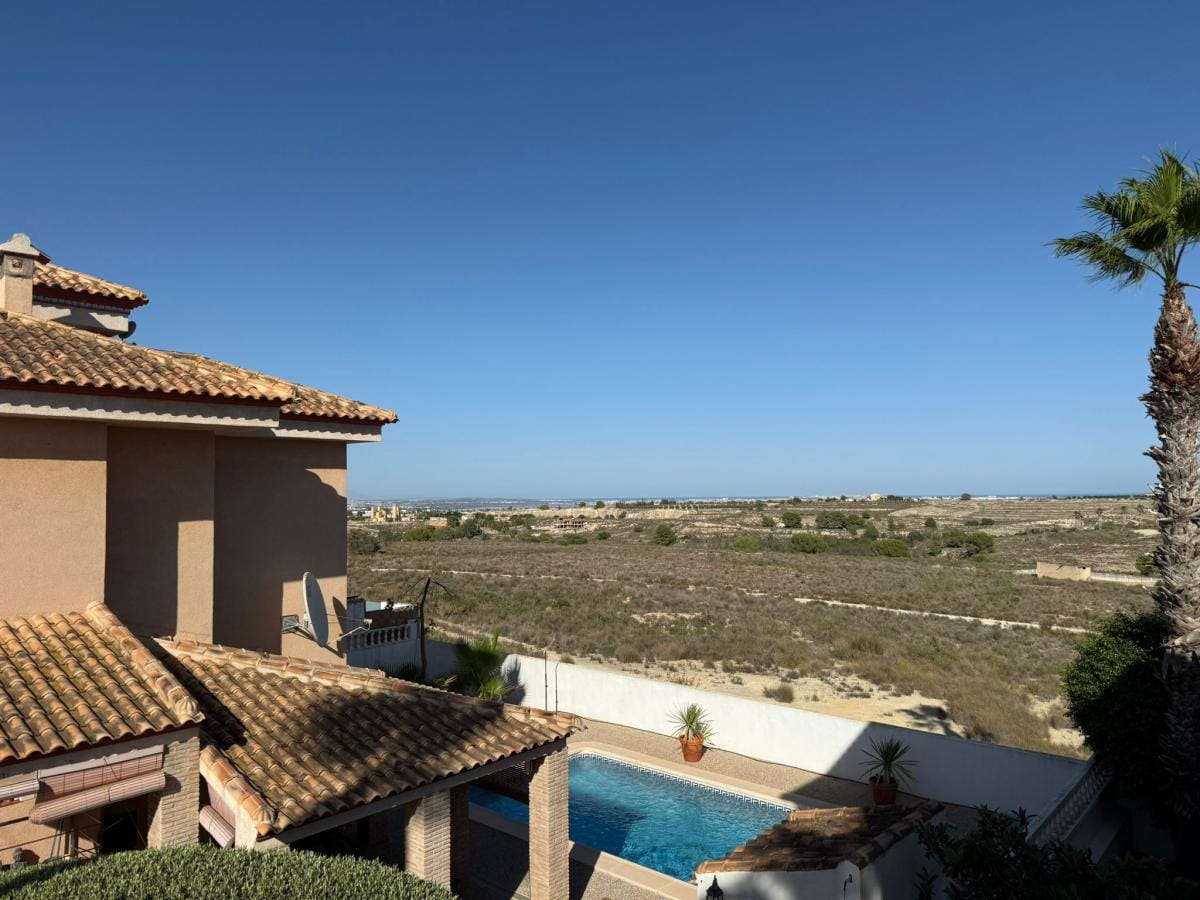 Detached Villa te verkoop in San Miguel De Salinas