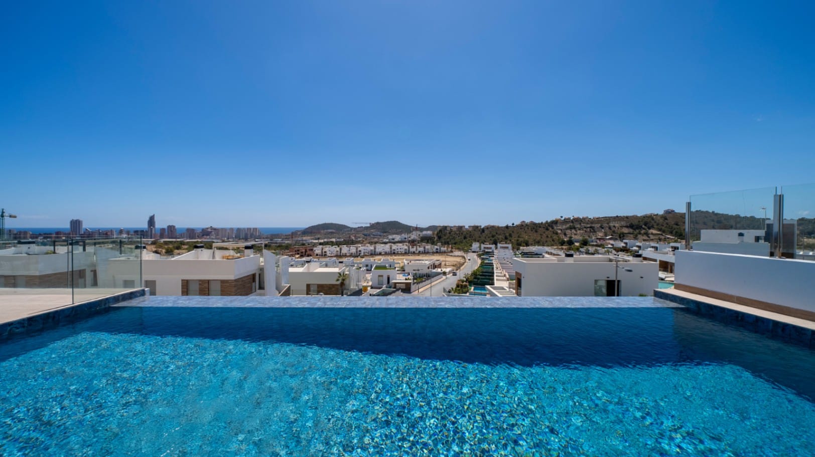 Finestrat - Sierra Cortina: Luxe villa met infinity zwembad en panoramisch zeezicht