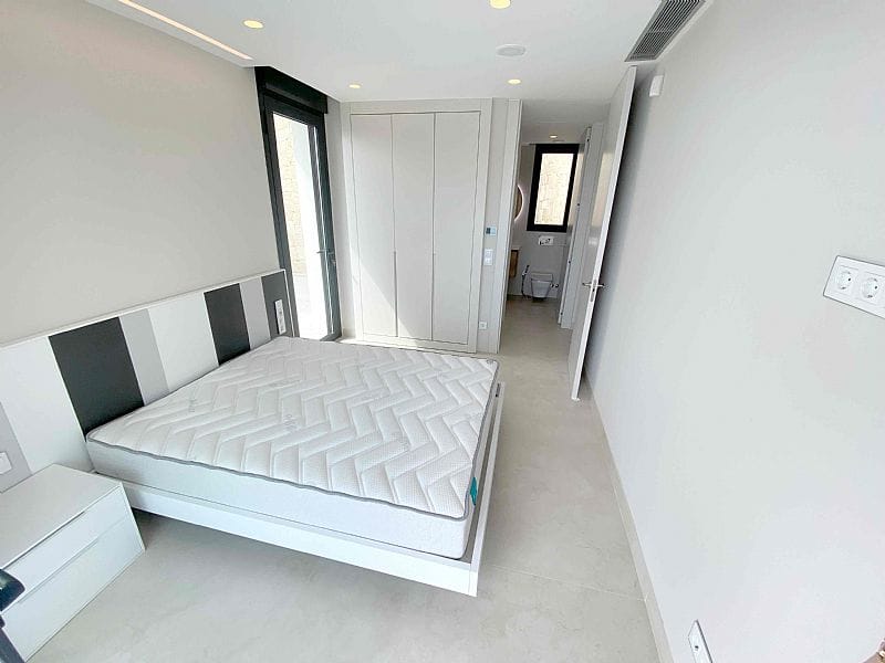 Benidorm: Luxe nieuwbouw duplex-appartement aan de 1ste lijn