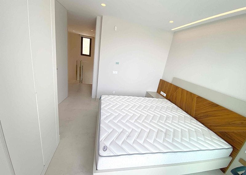 Benidorm: Luxe nieuwbouw duplex-appartement aan de 1ste lijn