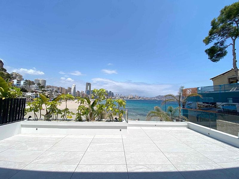 Benidorm: Luxe nieuwbouw duplex-appartement aan de 1ste lijn