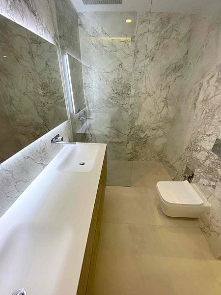 Benidorm: Luxe nieuwbouw duplex-appartement aan de 1ste lijn