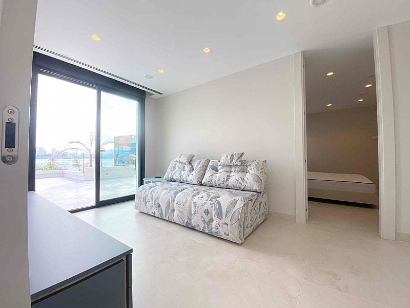 Benidorm: Luxe nieuwbouw duplex-appartement aan de 1ste lijn